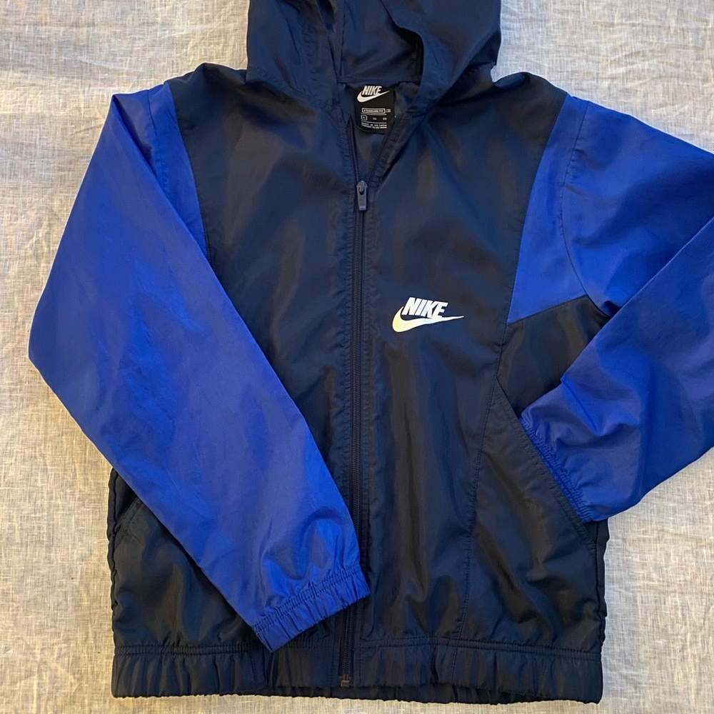 Youth XL Nike hooded windbreaker